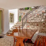 5 Bedroom Gorgeous In