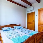 Vikendica Pet Friendly Home In Viganj *