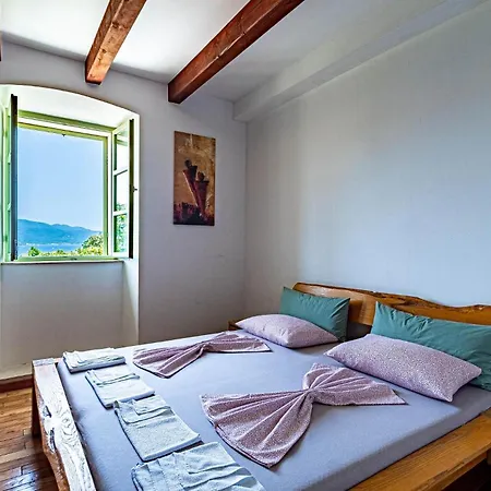 5 Bedroom Gorgeous In *