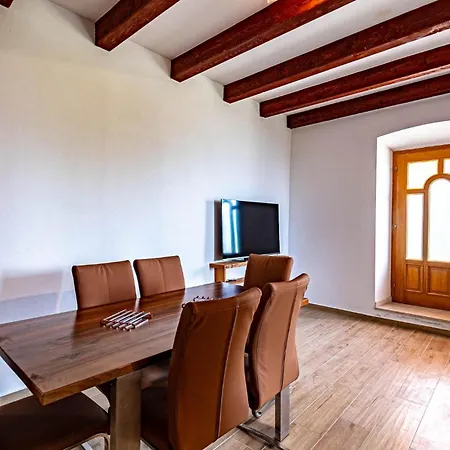 5 Bedroom Gorgeous In Ferienhaus