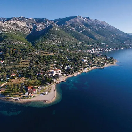 5 Bedroom Gorgeous In Ferienhaus *