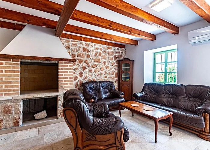 5 Bedroom Gorgeous In بيت للعطل فيغاني