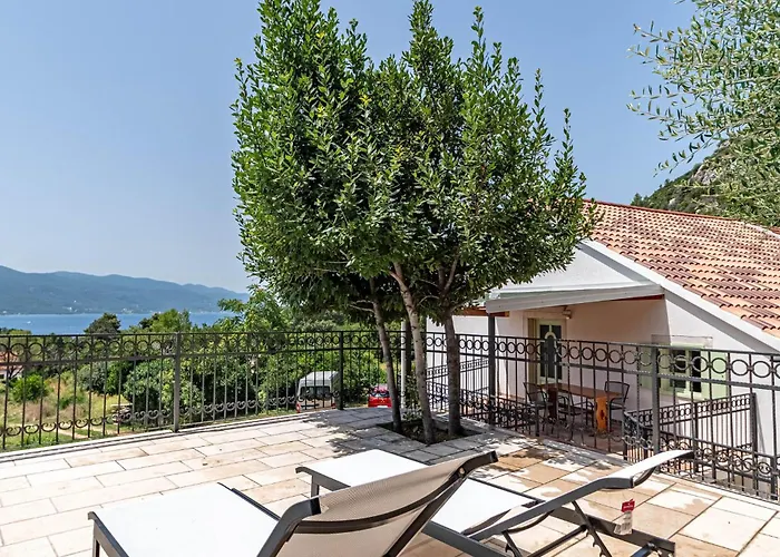 5 Bedroom Gorgeous In فيغاني