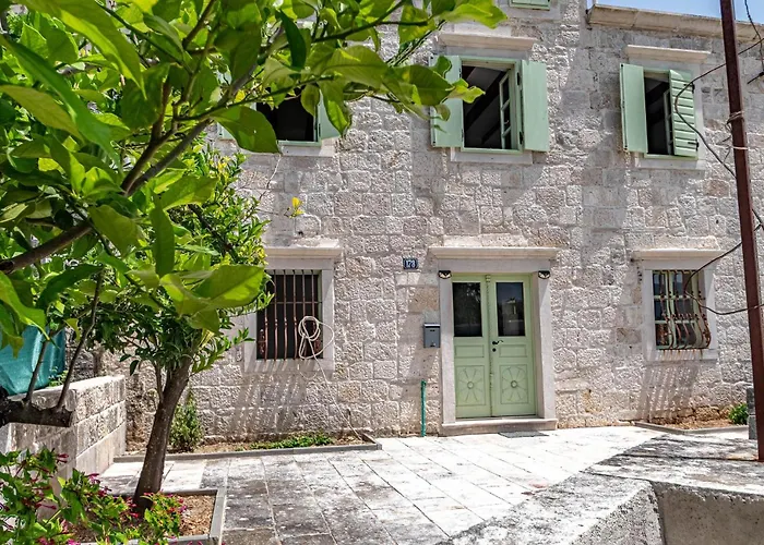 5 Bedroom Gorgeous In بيت للعطل *