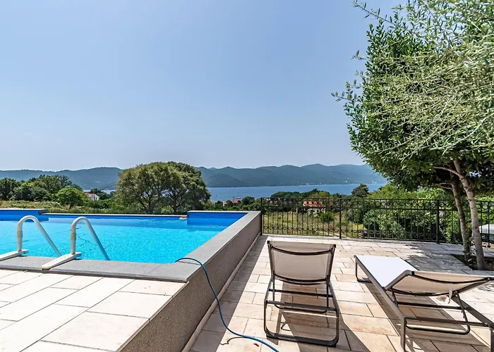 5 Bedroom Gorgeous In * فيغاني