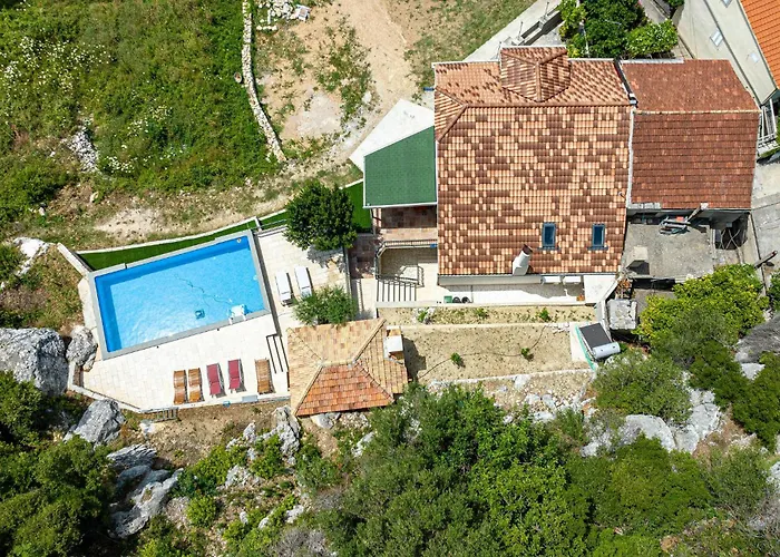 5 Bedroom Gorgeous In