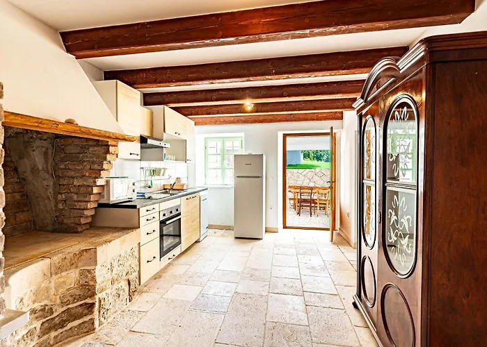 بيت للعطل 5 Bedroom Gorgeous In *