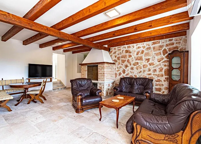 بيت للعطل 5 Bedroom Gorgeous In *