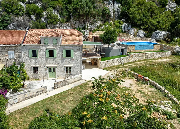 5 Bedroom Gorgeous In *