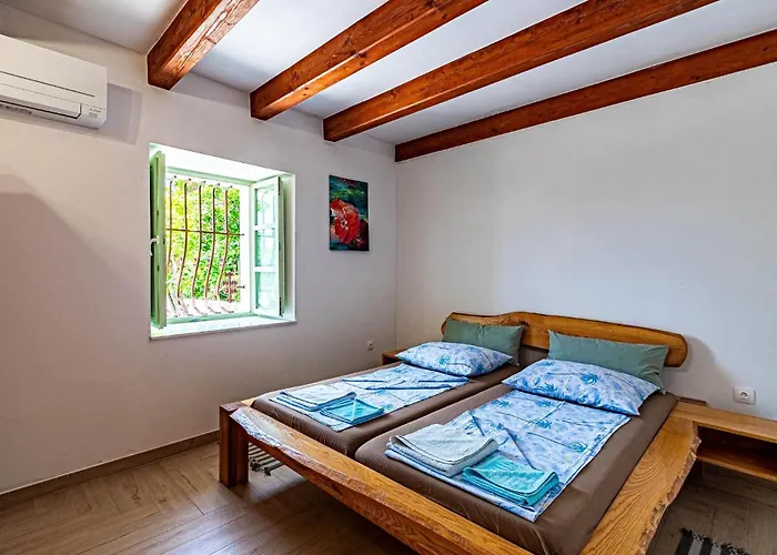 5 Bedroom Gorgeous In بيت للعطل فيغاني